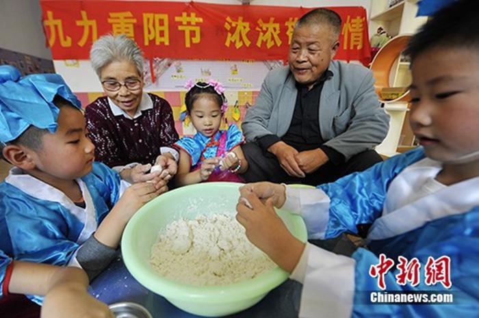 关于重阳节的风俗和来历，中国老人节的来历和起源介绍