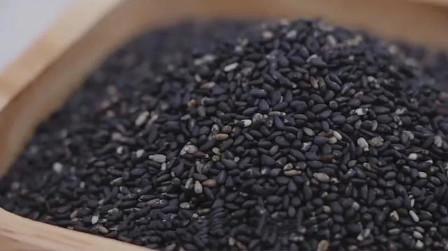 吃芝麻的好处和坏处，盘点经常吃芝麻的好处和坏处（可惜很多人都没吃对）