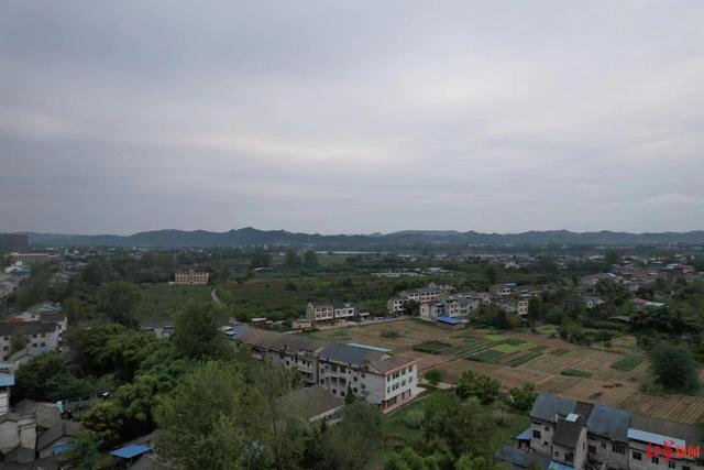 外出务工是什么意思打工算吗，在外打工是什么意思（一位“打工诗人”眼中的现实与浪漫）