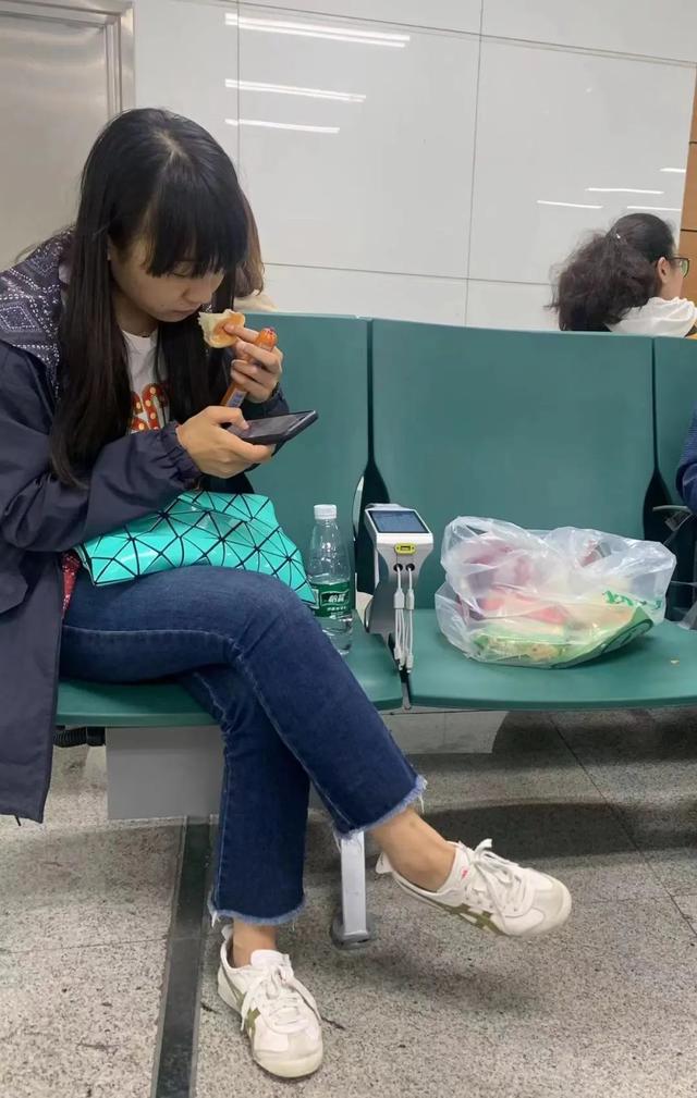 正常打字速度每分钟打字多少个字，正常打字速度每分钟打字多少个（万蕾：蓓蕾初绽放，青春竞芳华）