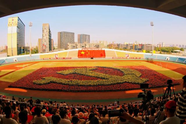南昌大学是双一流大学吗，2020南昌大学专业排名（“江西这十年”︱南昌大学）