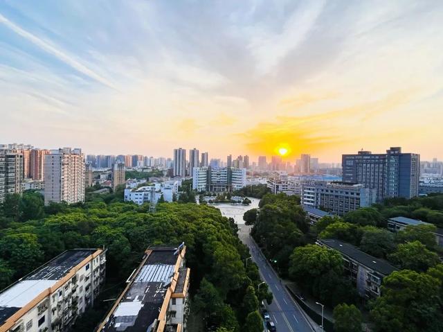 中南林业科技大学是211或者985吗，中南林业科技大学是985还是211大学（湖南这所“小211”大学）