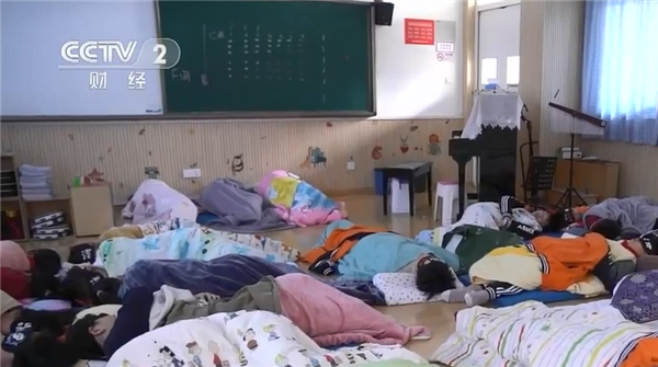 一天睡7小时够吗，每天只睡7小时够吗（医生建议成人每天睡够7小时）