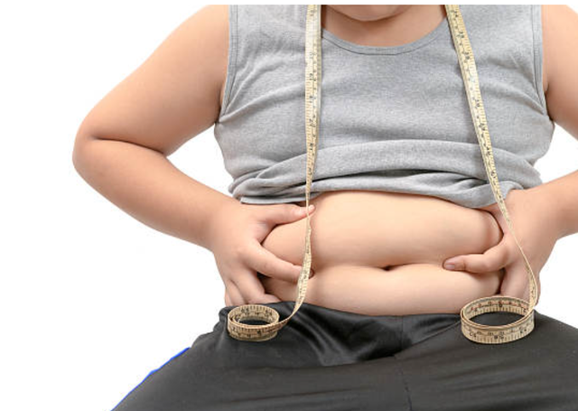 两个星期瘦8斤是减的水分吗，瘦了8斤是水分还是脂肪（杭州漂亮姑娘懵了）