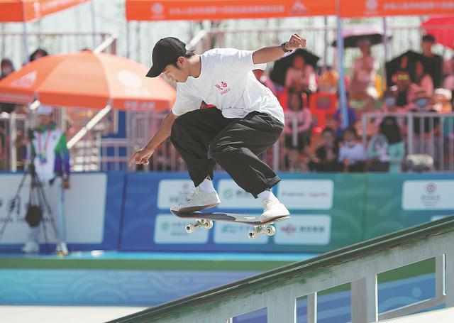 self-improvement的解释及self-improvement的例句，self-improvement造句并翻译（一课译词：朝气蓬勃）