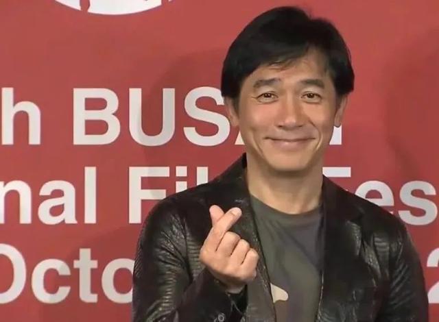 有人出暗花是什么意思，暗里藏花什么意思（演员有不同的阶段）