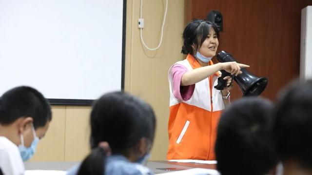 爱心行动的事情有哪些，爱心行动的事情有哪些呢（喜迎二十大·福鹅爱在行动）