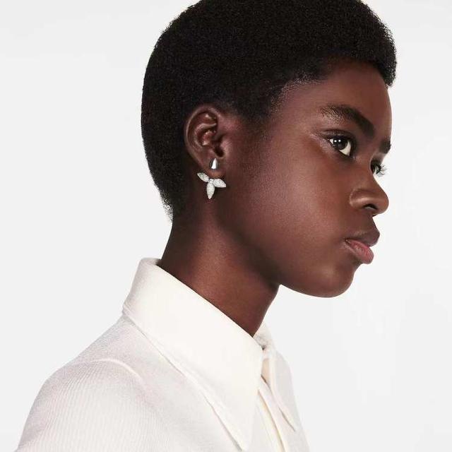 周年情侣礼物一对，情侣一周年送什么有纪念意义（纪念日送女朋友什么礼物——LV配饰篇）