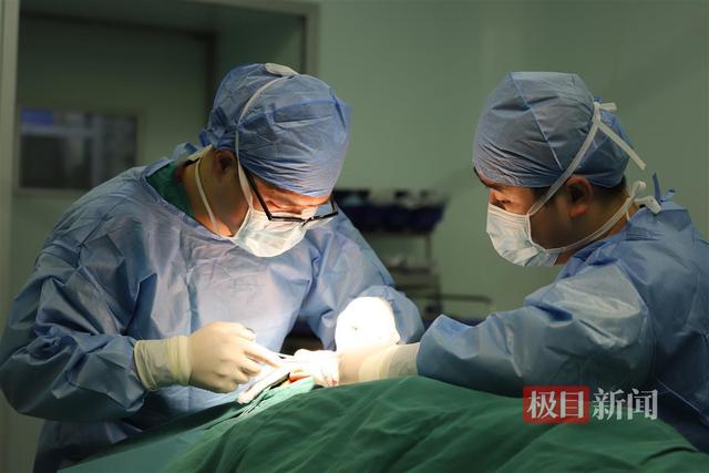 换脸成功的人，顶着“面具脸”41年苦不堪言