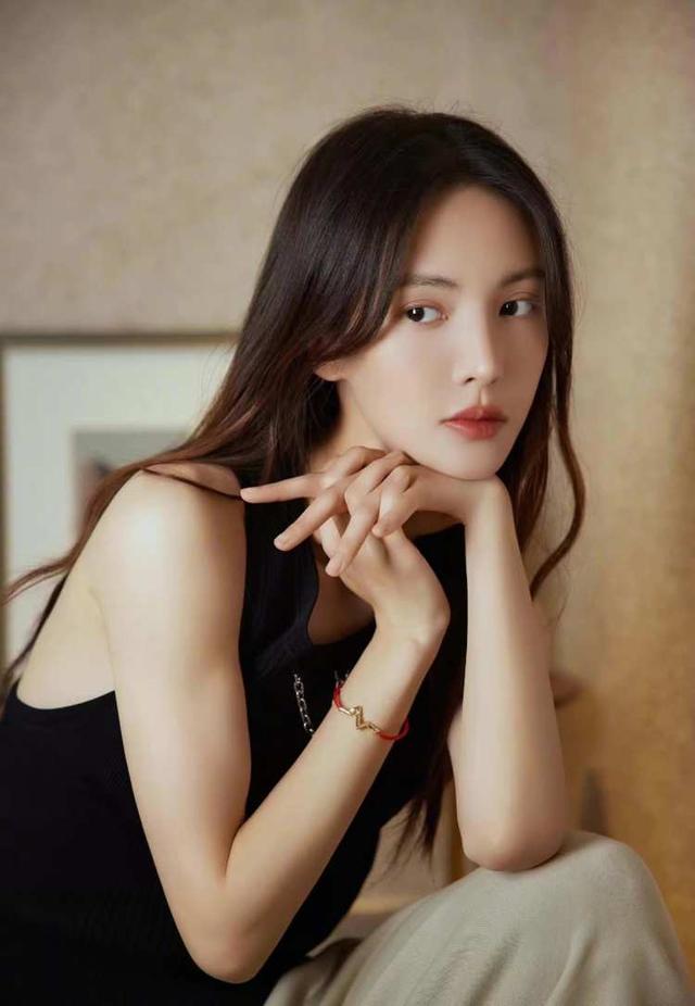 周年情侣礼物一对，情侣一周年送什么有纪念意义（纪念日送女朋友什么礼物——LV配饰篇）