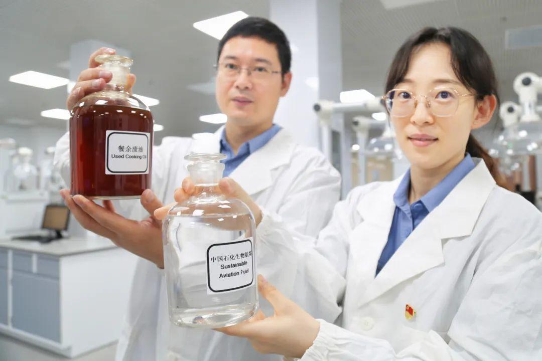 石油怎么提炼成汽油，石油怎么提炼成汽油呢（我国从地沟油中提炼出航空燃油）