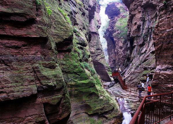 龙潭大峡谷，古海奇峡地质画廊