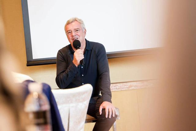 领克汽车是哪个品牌，领克汽车是哪个品牌价格及图片（领克在欧洲的终点是成为服务品牌）