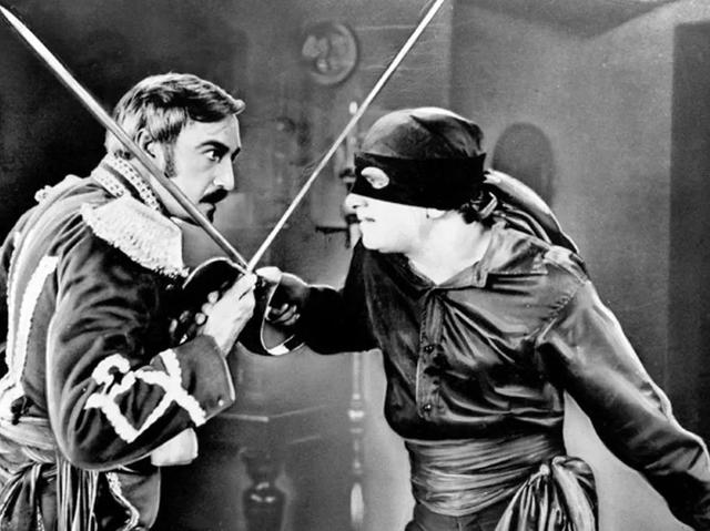 老八秘制小汉堡是什么梗，是不是就算蒂法来戴这个面具