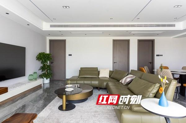 经济实惠的油烟机有哪些，普通家庭买什么价位的油烟机（这个好看价格还不贵）