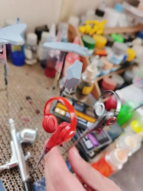 梦到死去的同学，梦见同学去世是怎么回事（母亲自学3D建模替他接单）