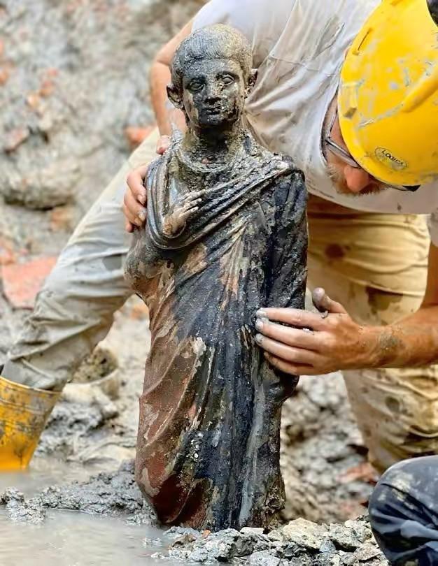意大利挖出大量2300年前青铜器，古地中海最重要的发现之一