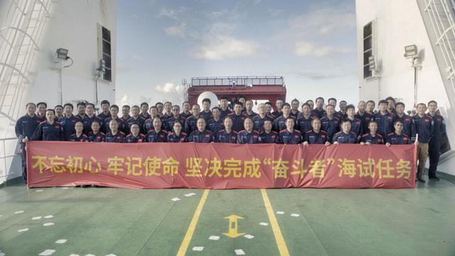 深潜一般多少米，深潜水多少米（万米深潜是一种怎样的体验）