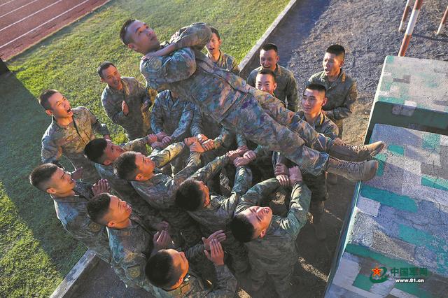 跑得什么填词语，跑得直什么应该如何填词语（我和我的连队丨侦察连指导员）