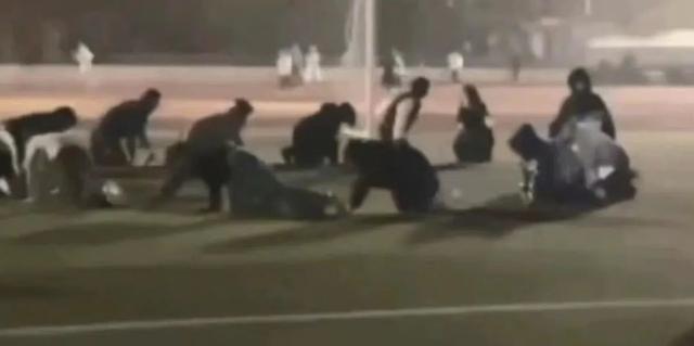 正确姿势走路，走路的正确姿势视频（“爬行运动”火出圈）