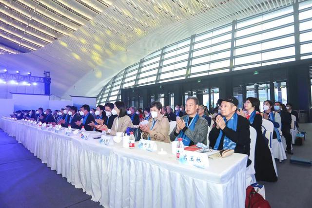 乌镇在哪里，乌镇在哪里哪个省份哪个市（今天的乌镇，群贤毕至）