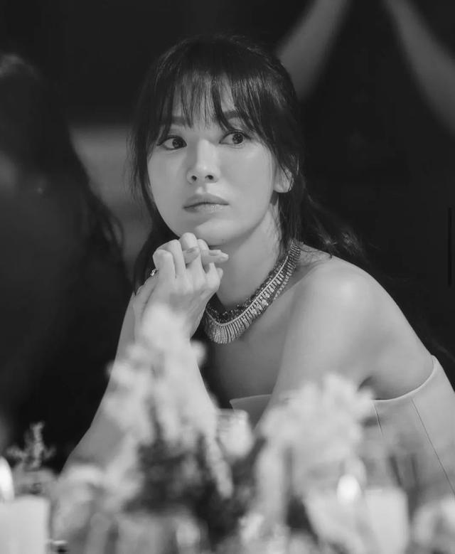 浪漫法式刘海教程图解，法式刘海的天花板还得看宋慧乔