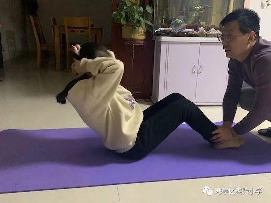 健身运动对你的身心健康产生了哪些积极影响，运动对人心理的积极影响（寒亭区实验小学疫情居家“云锻炼”）