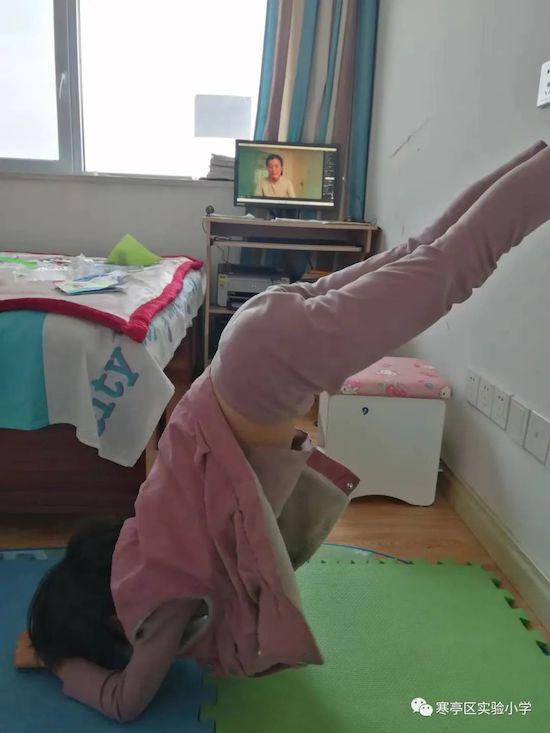 健身运动对你的身心健康产生了哪些积极影响，运动对人心理的积极影响（寒亭区实验小学疫情居家“云锻炼”）