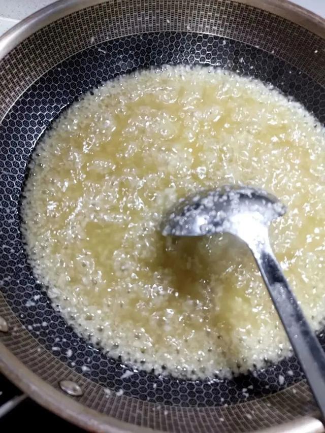 辣椒酱制作方法，黄灯笼辣椒酱制作方法（边制作边改良的蒜蓉辣酱方子）