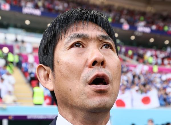 日本队主帅森保一挺有气质，日本队主帅森保一靠的是运气好、能“煲汤”、会“演戏”