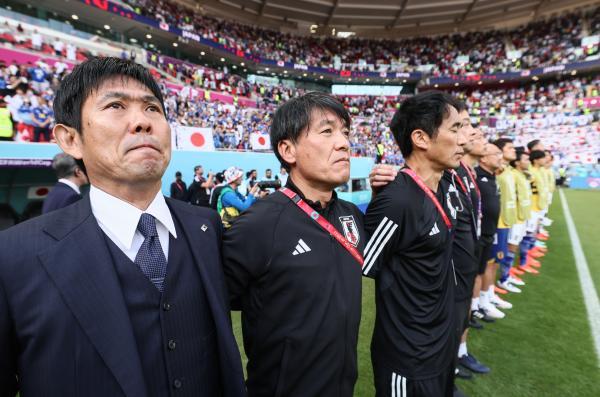 日本队主帅森保一挺有气质，日本队主帅森保一靠的是运气好、能“煲汤”、会“演戏”