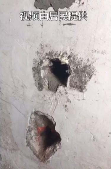 黑洞有人进去过吗，黑洞有人进去过吗（哈尔滨一公共楼道内惊险两个“黑洞”）