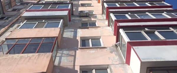 黑洞有人进去过吗，黑洞有人进去过吗（哈尔滨一公共楼道内惊险两个“黑洞”）