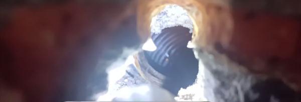 黑洞有人进去过吗，黑洞有人进去过吗（哈尔滨一公共楼道内惊险两个“黑洞”）