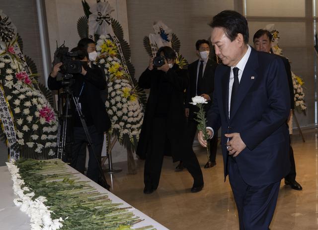 老人仙逝了哀悼图片，老人走了节哀的话语图片（<国际>国际社会深切哀悼江泽民同志逝世）