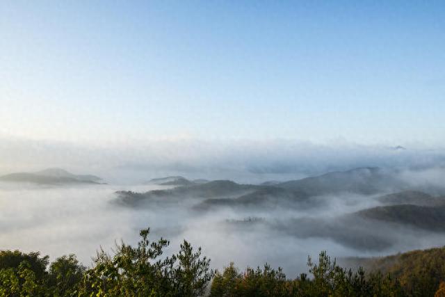 南漳：冬之晨，天池山景色美如画