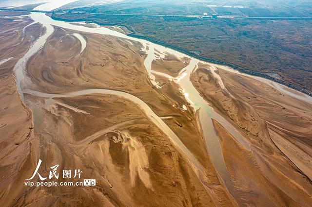 黄河在哪里个省份哪个市，黄河流经哪几个省份（黄河河道河汊纵横交错美如画）