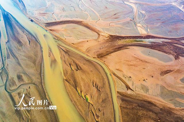 黄河在哪里个省份哪个市，黄河流经哪几个省份（黄河河道河汊纵横交错美如画）