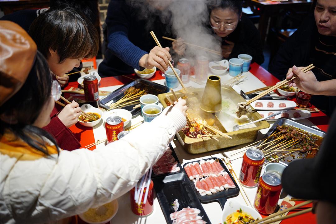 适合发朋友圈的火锅图片,围炉聚炊欢呼处 - 玉三网