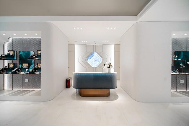 花西子有哪些产品，花西子有哪些产品好（国货美妆品牌花西子开出首家线下店）