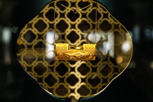 花西子有哪些产品，花西子有哪些产品好（国货美妆品牌花西子开出首家线下店）