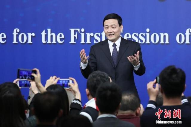 中国公务员行政级别，公务员等级是怎样的（“老虎”肖亚庆降了多少级）
