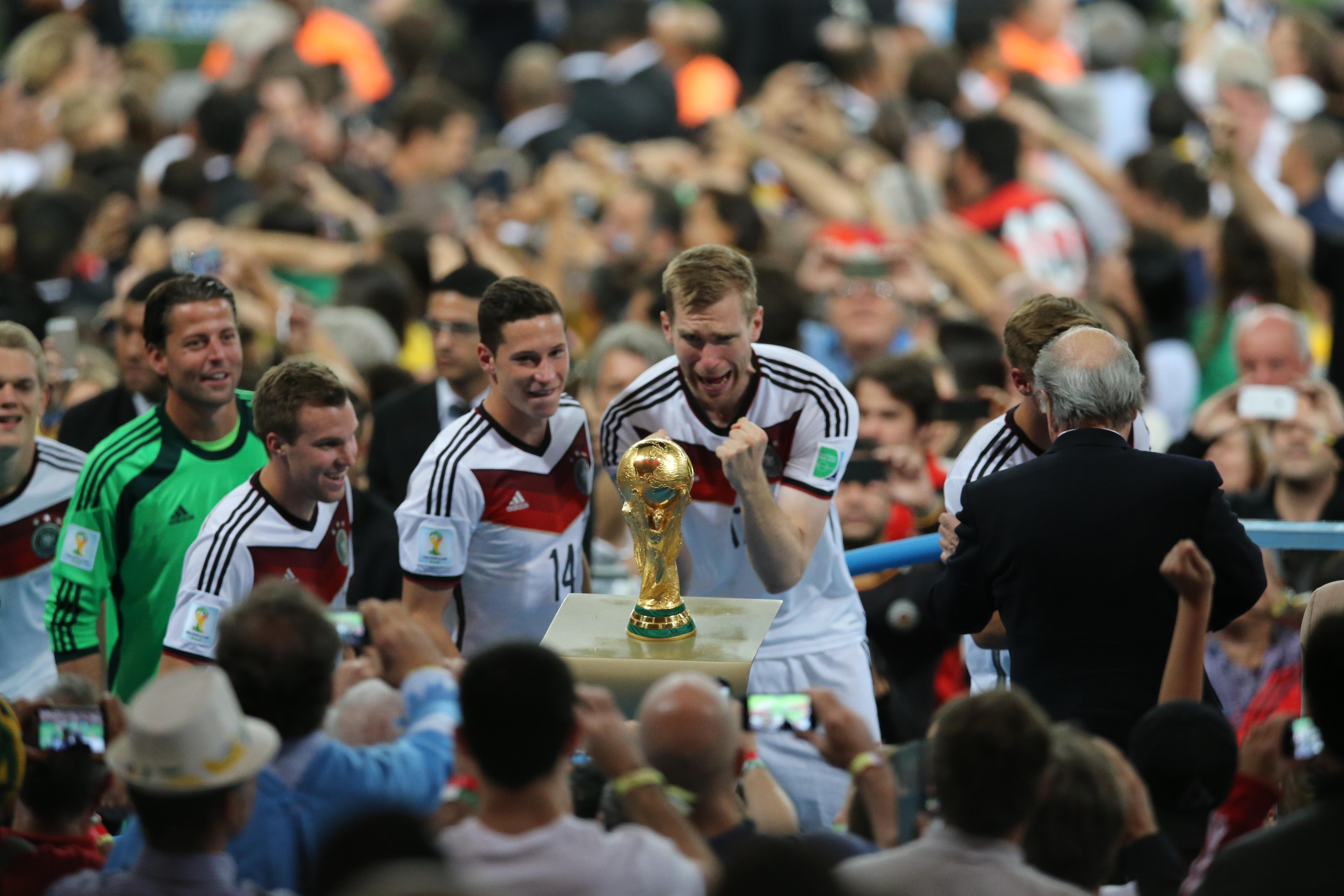 梦到和前男友接吻，梦到和前男友接吻是什么寓意（球王圆梦，这是最好的结局）