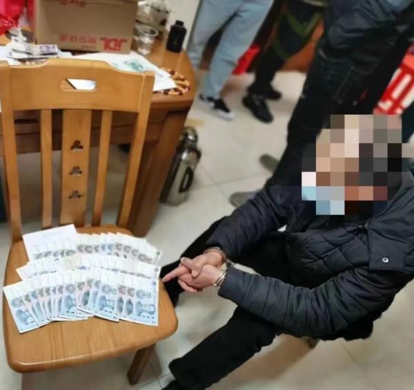 qq个性标签怎么弄，手机QQ如何编辑个性标签以及设兴趣爱好展示（这家人竟用打印机“造”人民币）