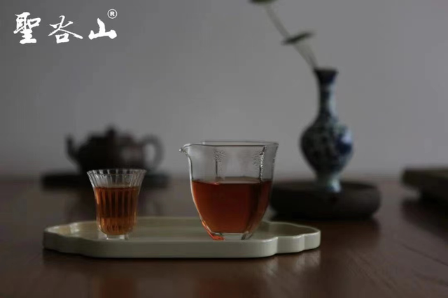 金花指什么生肖，十二生肖里谁是金花（圣谷山金花白茶兔年生肖茶砖）