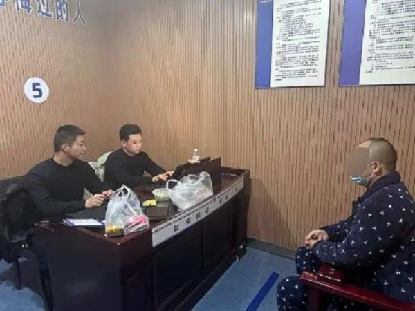 用什么工具抓竹鸡最好，竹鸡诱捕器声音下载（杭州三男子用气枪猎竹鸡、野兔打牙祭）