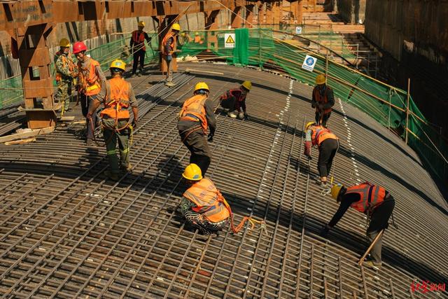 成都13号线地铁什么时候开通，成都地铁13号线什么时候通车（全国最大的大跨度中庭无柱弧形拱顶车站封顶）