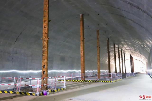 成都13号线地铁什么时候开通，成都地铁13号线什么时候通车（全国最大的大跨度中庭无柱弧形拱顶车站封顶）