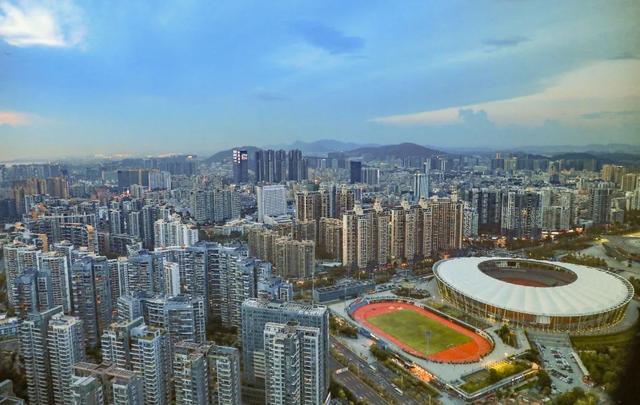 深圳市中心是哪个区，深圳市中心在哪里（这里是宝安中心区！）