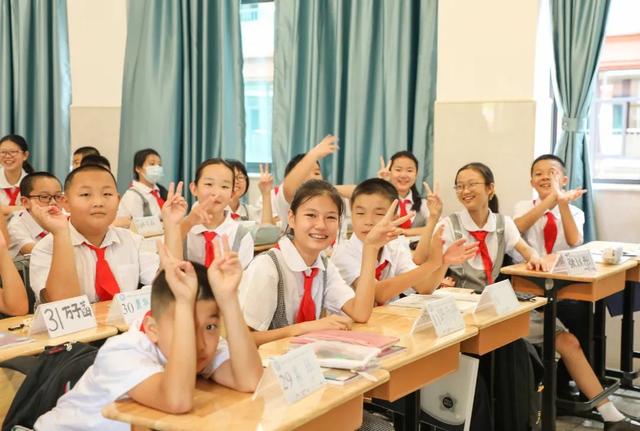 深圳市中心是哪个区，深圳市中心在哪里（这里是宝安中心区！）